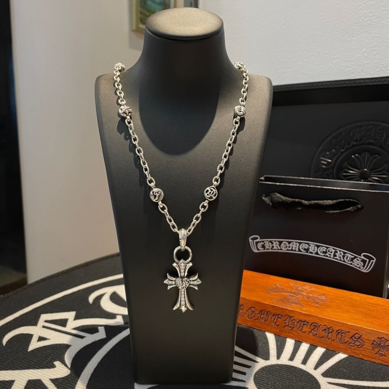 Ch**me He**ts necklaces